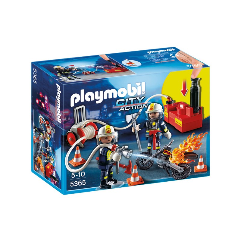 BOMBEROS CON BOMBA DE AGUA