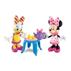 MINNIE CH MERIENDA CON DAISY