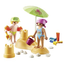 NIÑOS CON CASTILLO DE ARENA